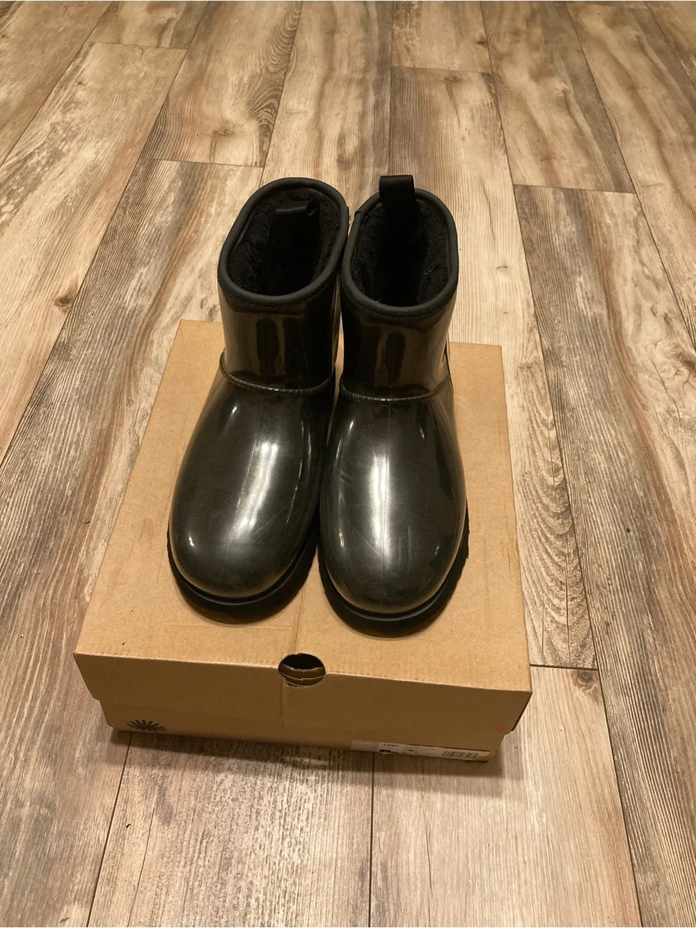 UGG Woman’s Short Waterproof Boot - Black